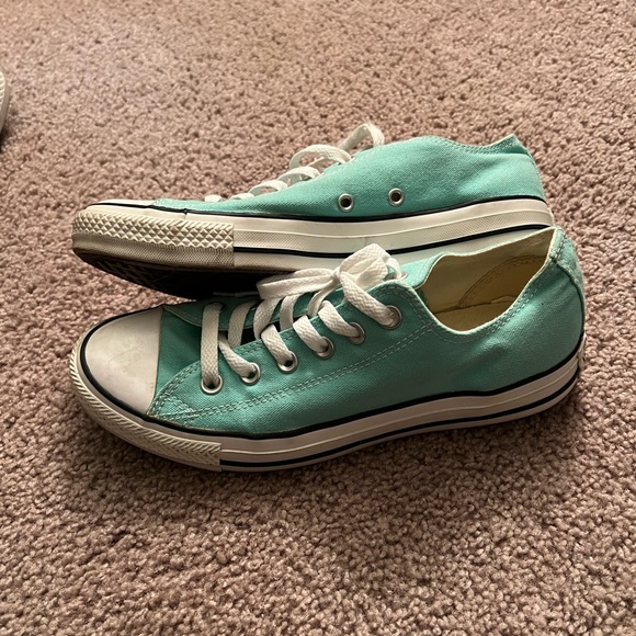 Converse - Picture 2 of 5